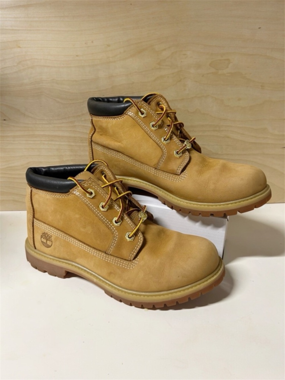 Timberland Nellie Waterproof Leather Chukka Ankle Boots Sz. 9 EUC “Wheat” Brown